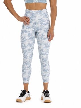TYR Blue Gray Camo High Rise Athletic Leggings Capri Crop Size Small 4/6 NWOT